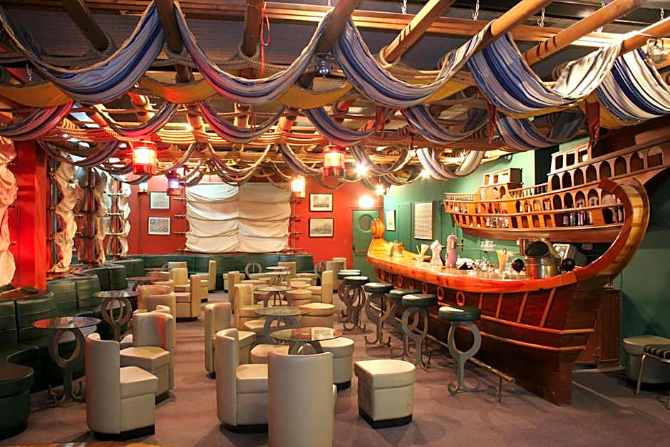 Poseidonia Beach Hotel