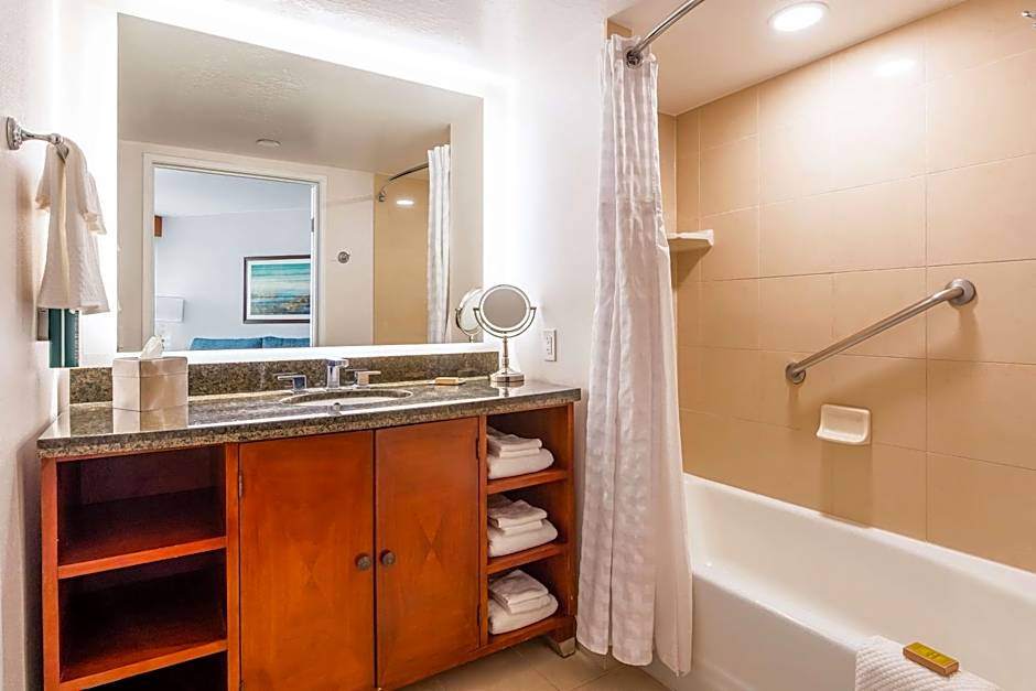 DoubleTree by Hilton Hotel Carson