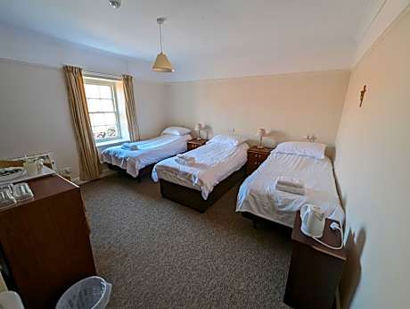 Triple Room with Shared Bathroom