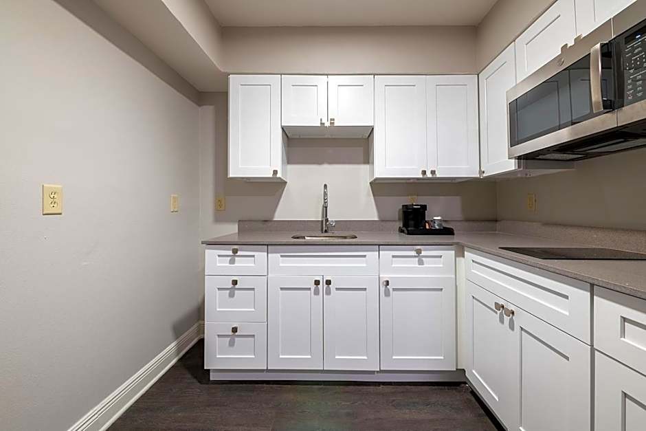 French Quarter Suites Hotel