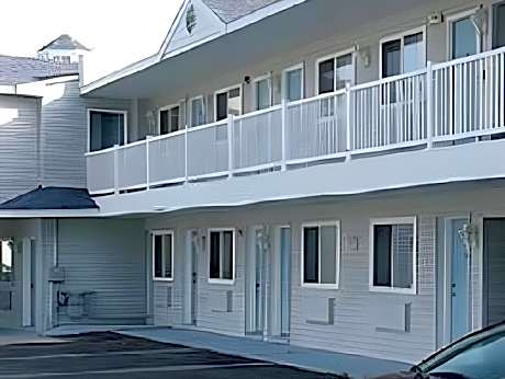 Mackinaw Budget Inn