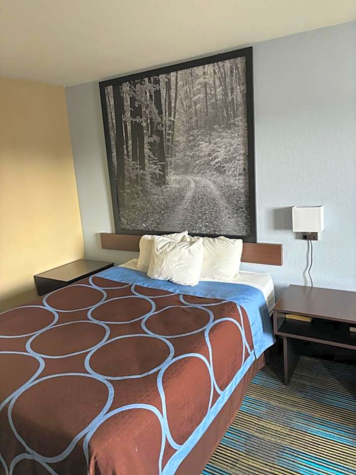 Super 8 by Wyndham Escanaba