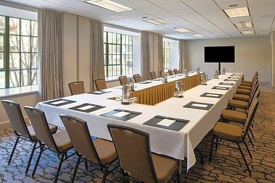 Sheraton Grand Sacramento Hotel