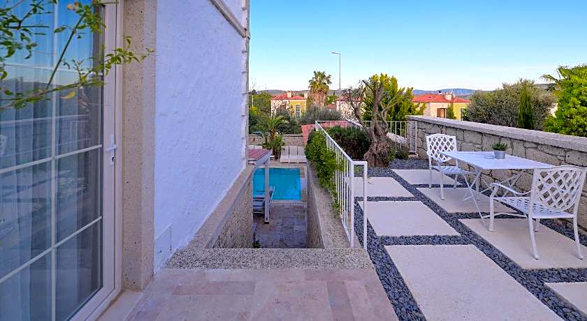 Peremere Alaçati Otel