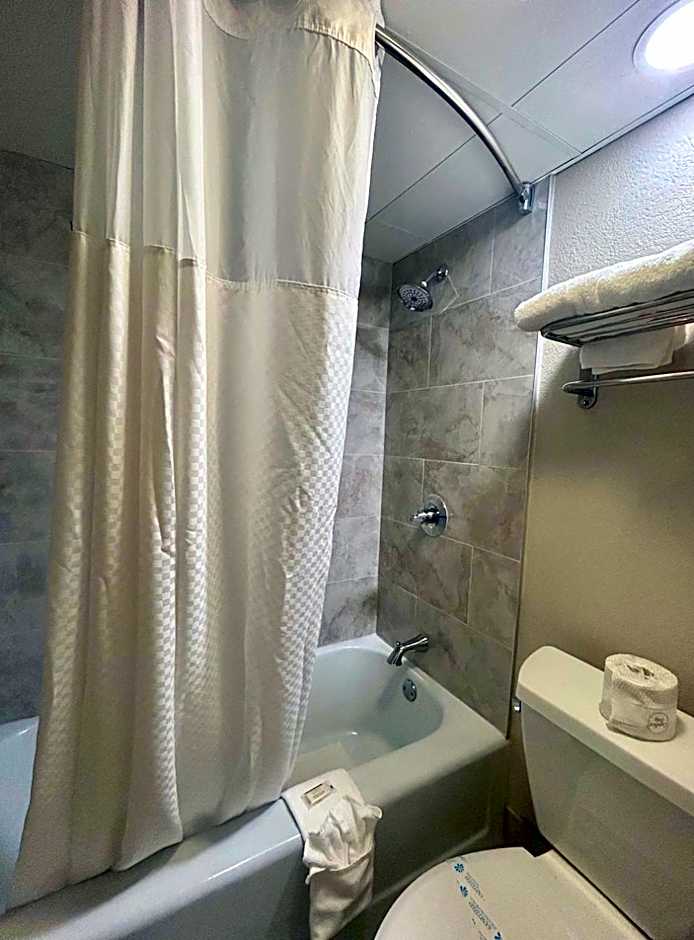 Days Inn by Wyndham Clayton