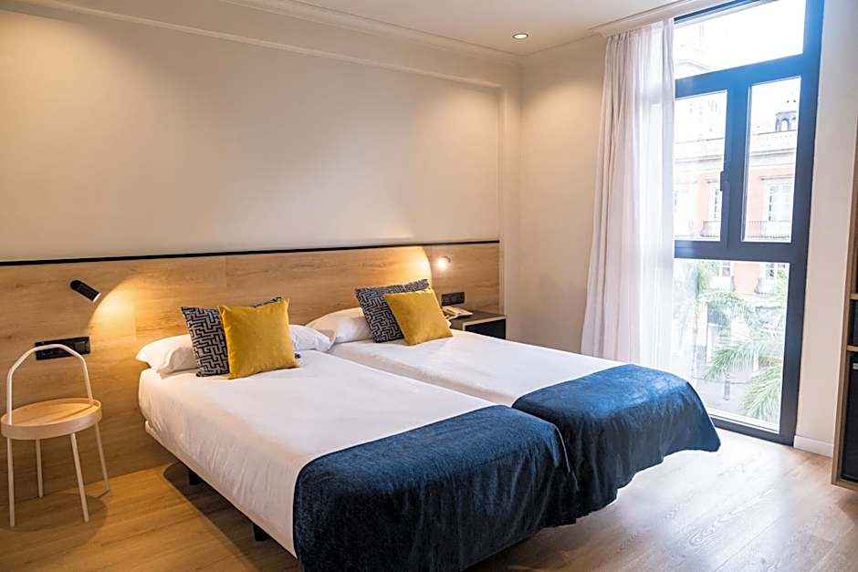 Hotel Adonis Capital