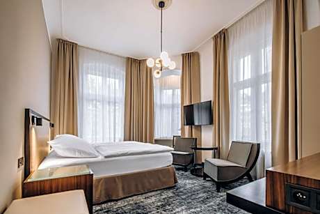 Esplanade Self Check-in Hotel