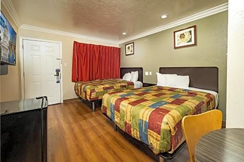 Travelodge by Wyndham Sacramento Convention Center