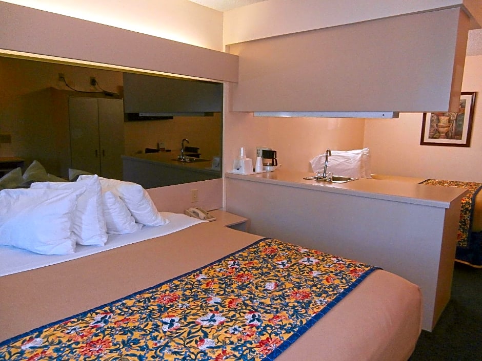 Photo 1 of 3 of 2 Queen Beds Suite