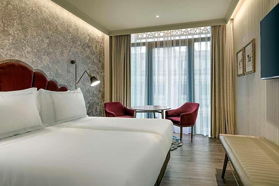 Querencia de Sevilla, Autograph Collection