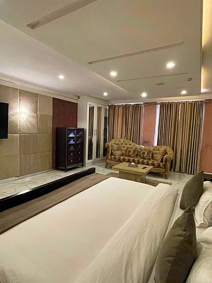 The Palms Hotel By Laterre