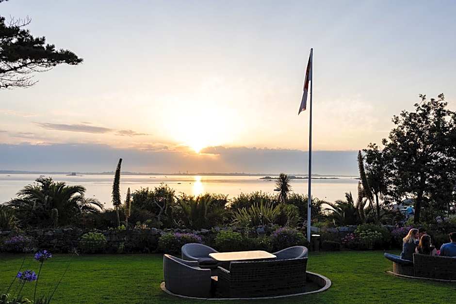 The White House Hotel