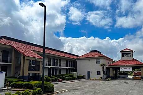 Ramada by Wyndham Bainbridge