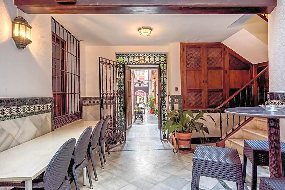 Feel Hostels City Center