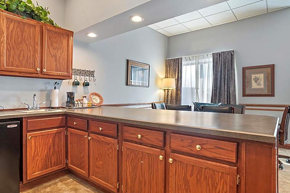 Elevation Inn & Suites, Trademark Collection by Wyndham
