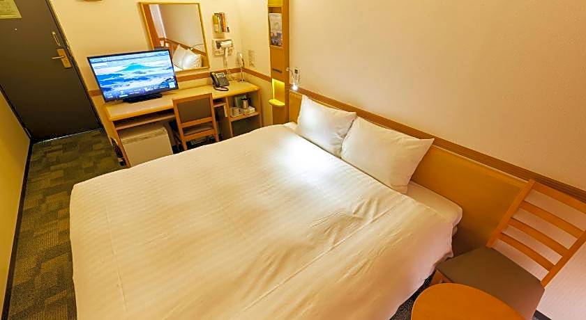 Toyoko Inn Shin-takaoka-eki Shinkansen Minami-guchi