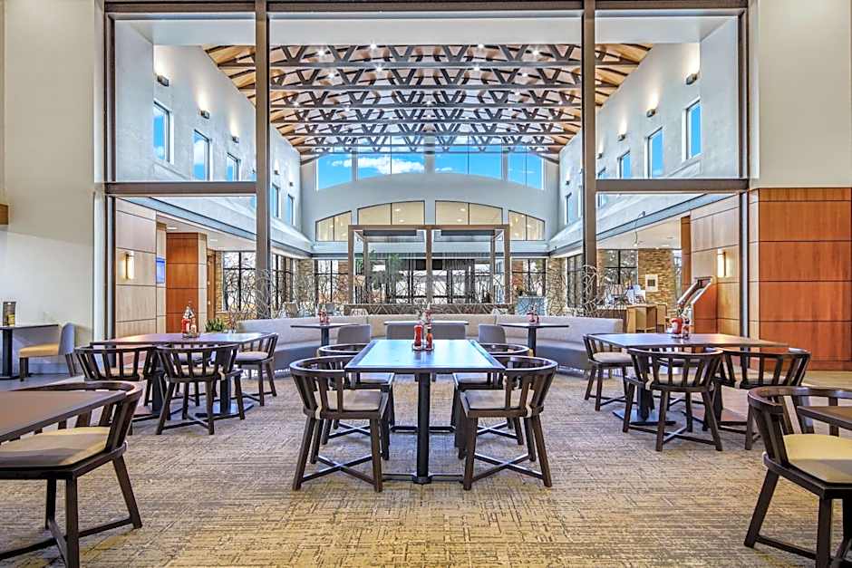 Embassy Suites By Hilton Detroit Metro Airport