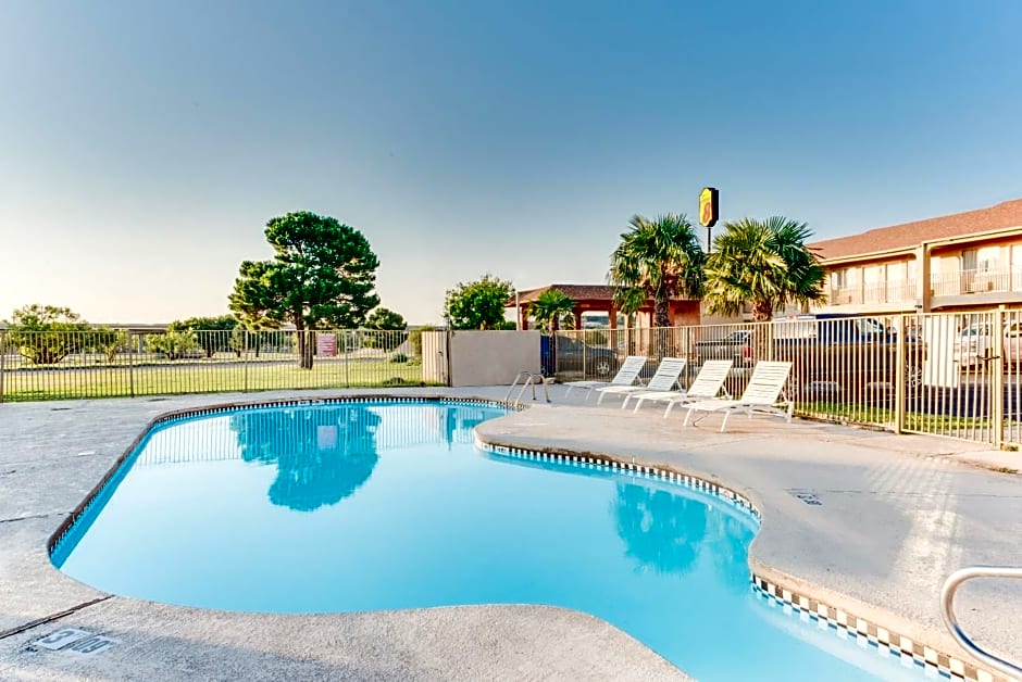 Super 8 by Wyndham Big Spring TX