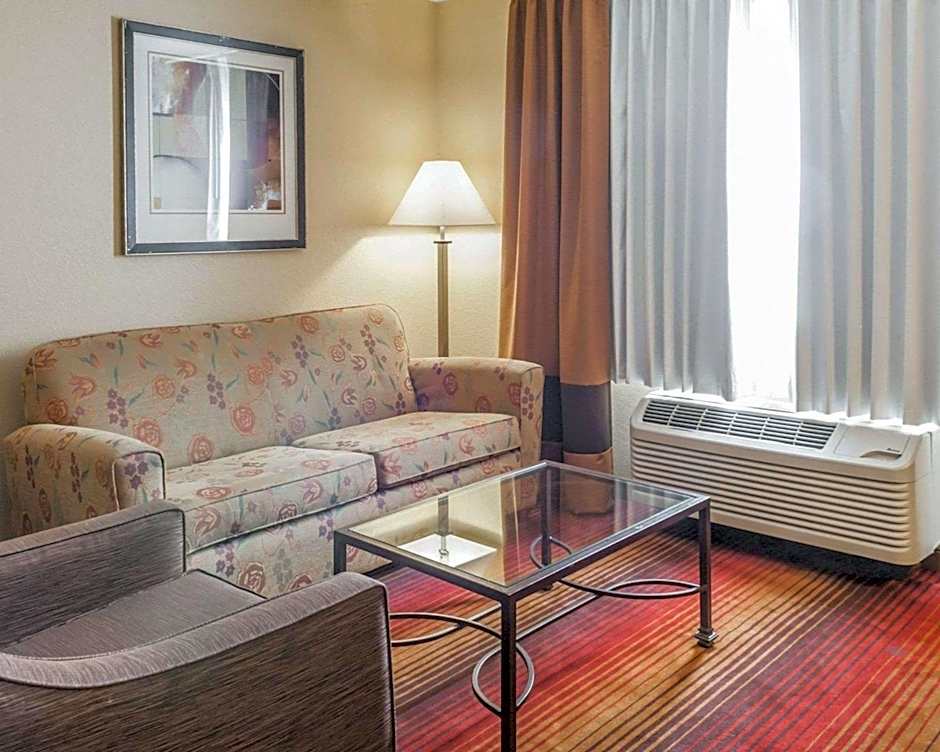 Quality Inn & Suites Albuquerque West