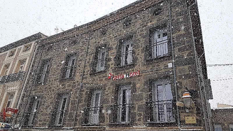 Logis Hotel Yseria - Historical Center