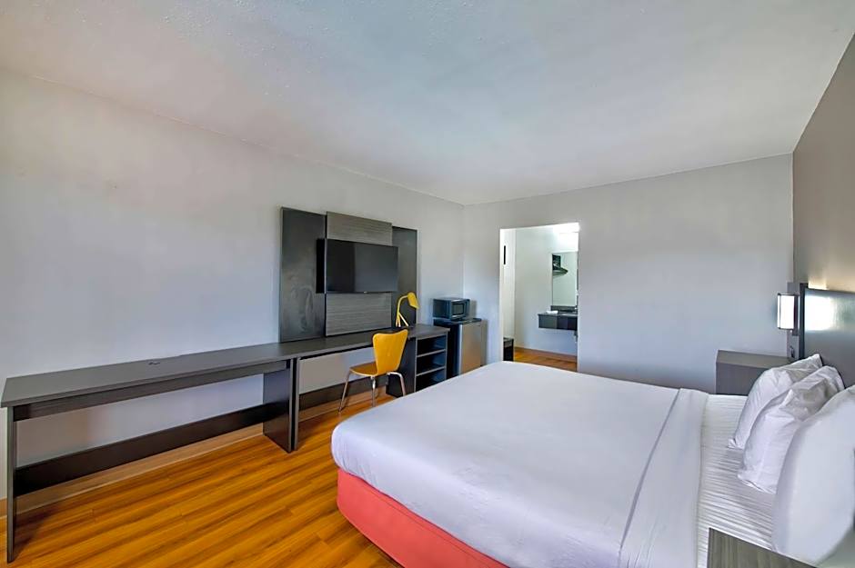 Motel 6-Gainesville, GA