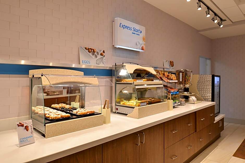 Holiday Inn Express & Suites Omaha Airport By IHG