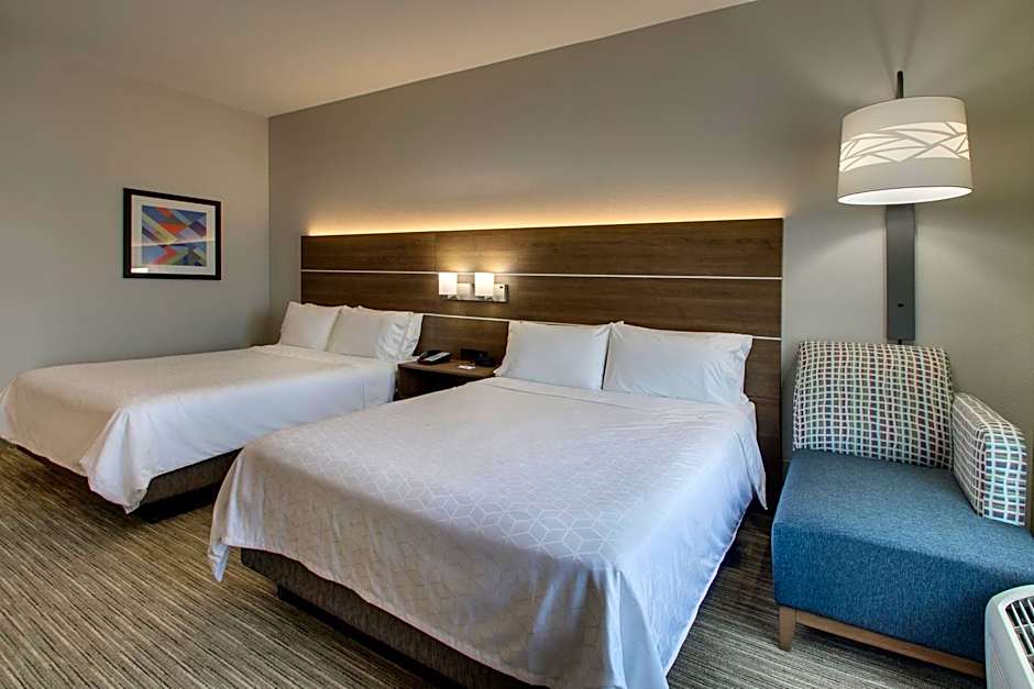 Holiday Inn Express & Suites Chicago North-Waukegan-Gurnee by IHG