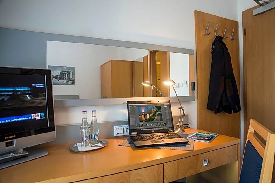 Felicity Garni Hotel