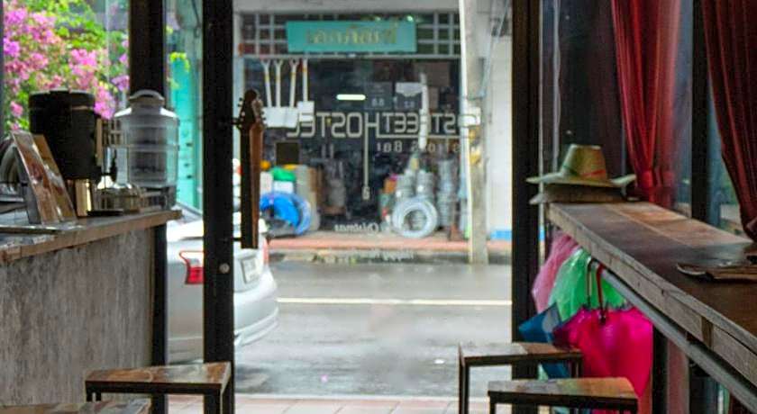 2Street Hostel At Surathani