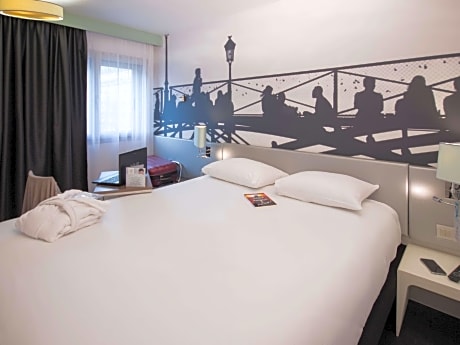 Standard Room with one single bed