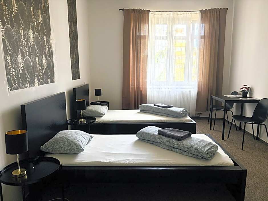 Black Style ROOMS Moravske namesti