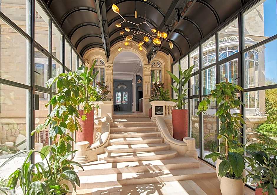 Chateau Hotel Grand Barrail