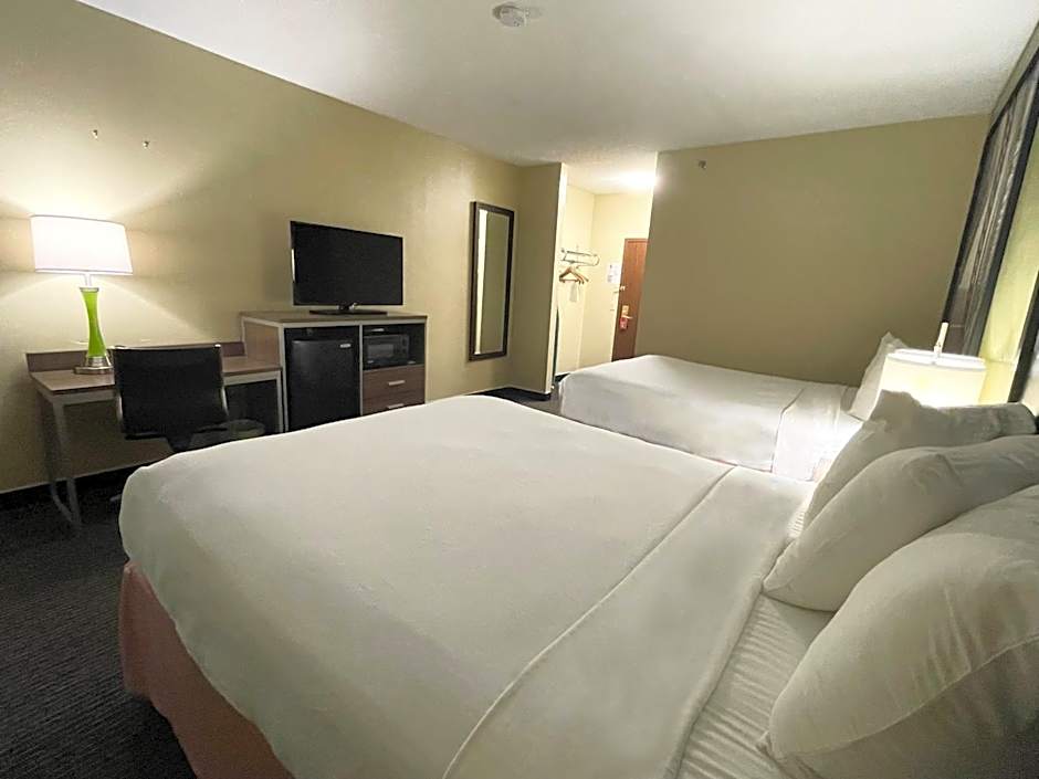 Super 8 by Wyndham St Charles