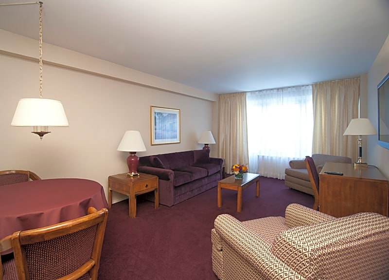 Murray Hill East Suites