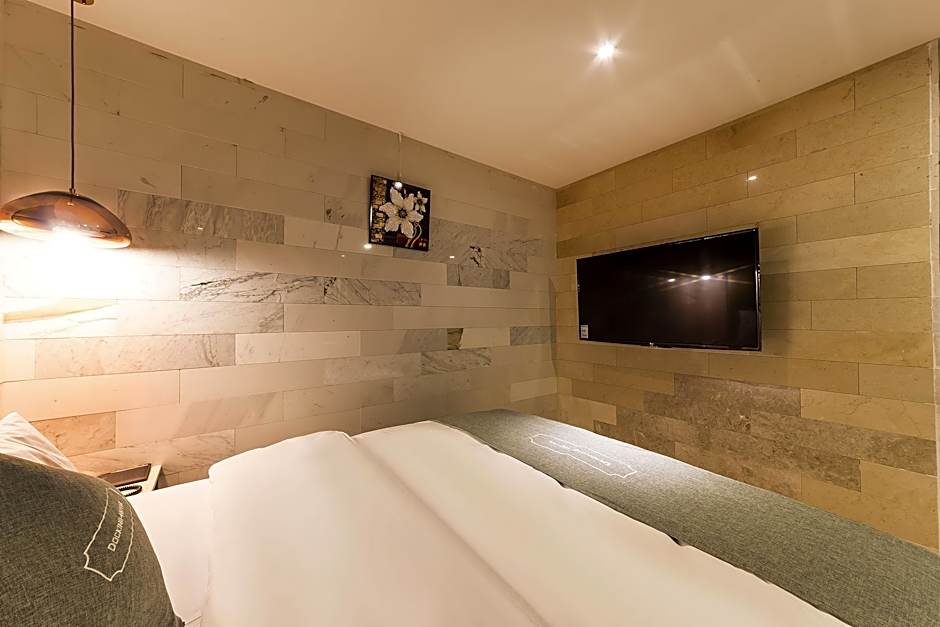 Docking Hotel