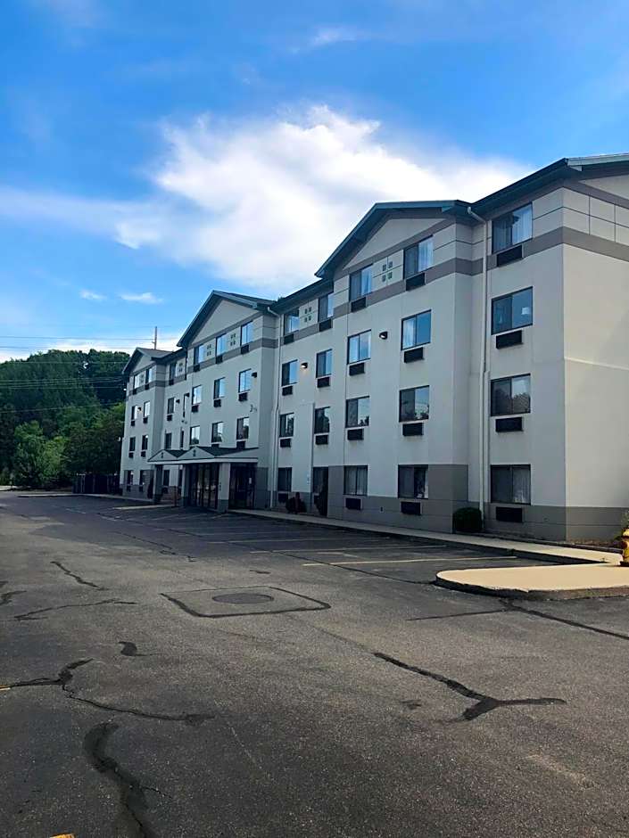 Super 8 by Wyndham Manchester Airport