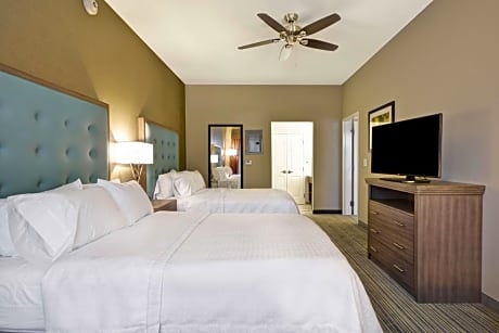 One-Bedroom Queen Suite with Two Queen Beds - Non-Smoking