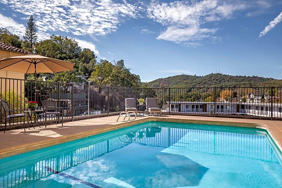 Historic Sonora Inn
