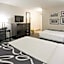 La Quinta Inn & Suites by Wyndham Oshkosh