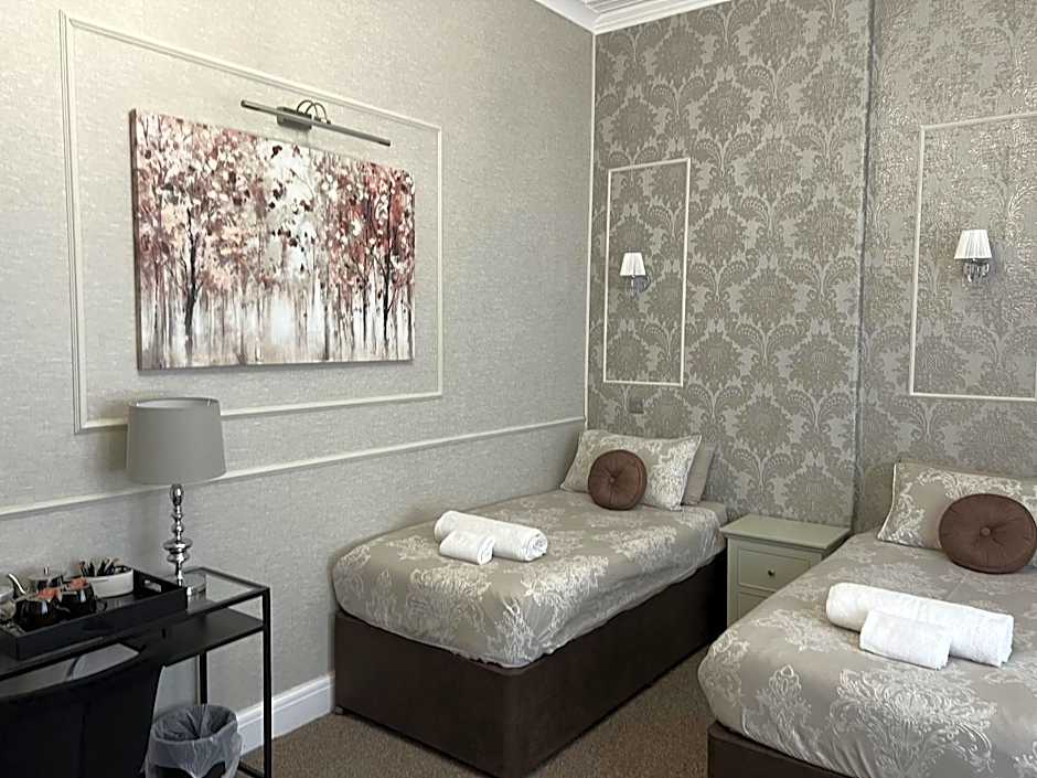 Tanes Hotel