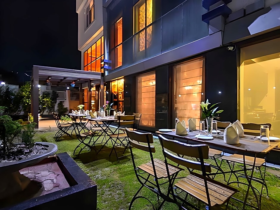 Batra Hotel and Residences