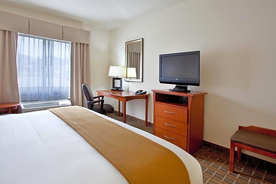 Holiday Inn Express Hotel & Suites Hardeeville - Hilton Head