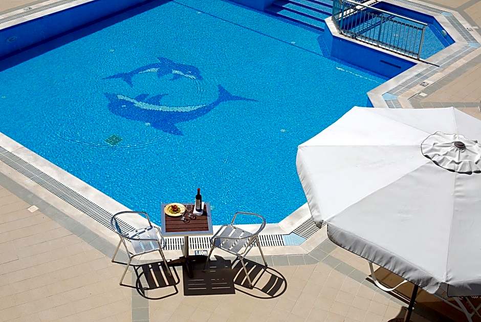 Stratos Hotel