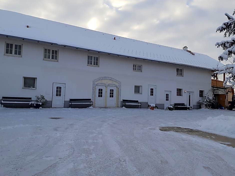 Geinberg Suites & Via Nova Lodges