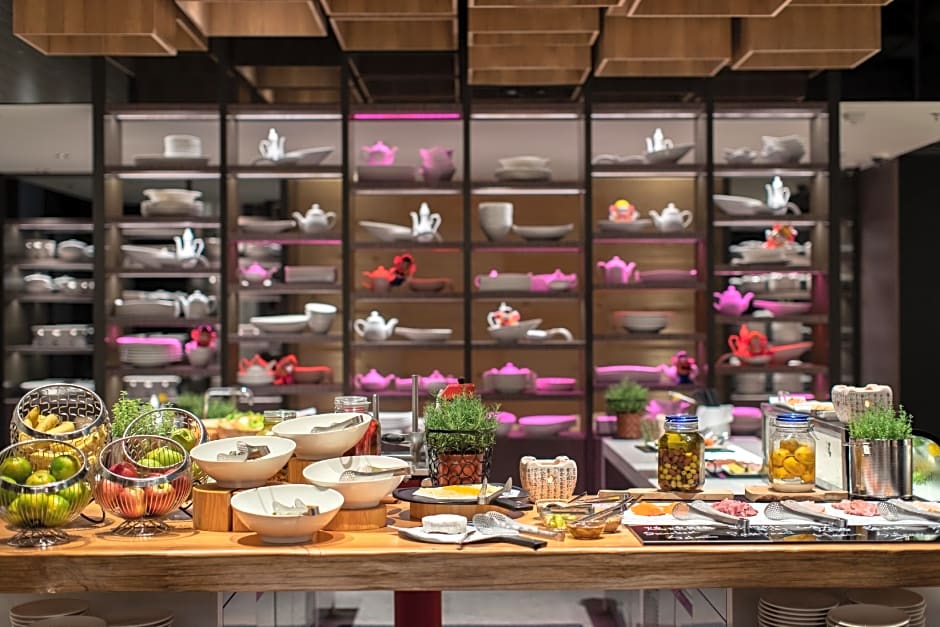 Renaissance by Marriott Taipei Shihlin Hotel