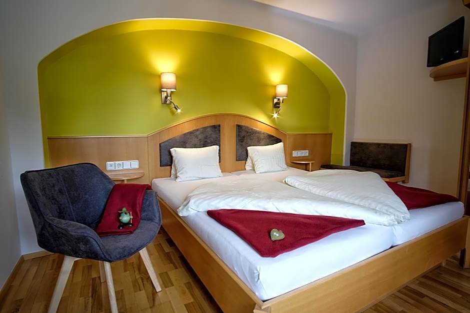 SeeHotel & SeeApartments Kärntnerhof- direkt am See!