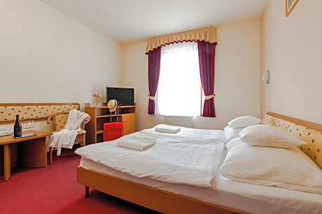 Hotel Imperial Gyogyszallo es Gyogyfurdo