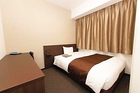 Single Room - Non-Smoking