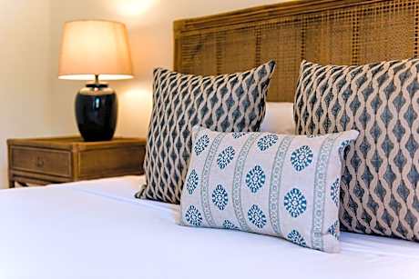 Double or Twin Room with Shared Bathroom