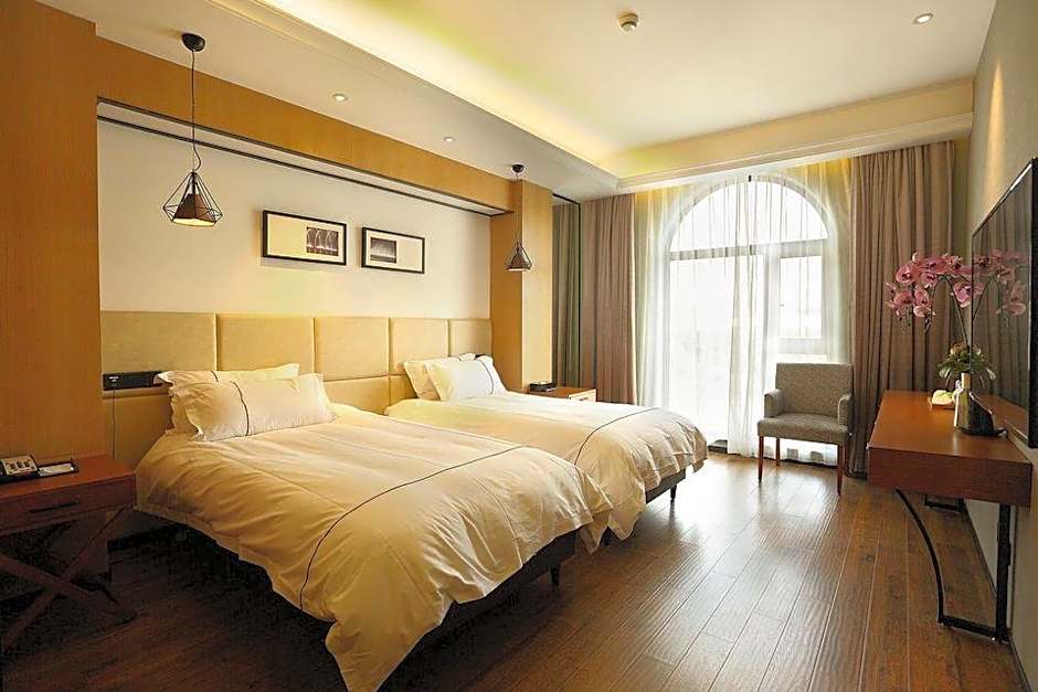 Photo 1 of 7 of Deluxe 2 Beds